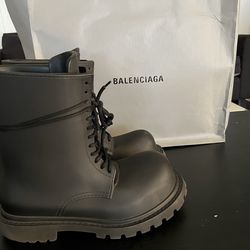 Balenciaga’s boots black 10.5-12 size 44