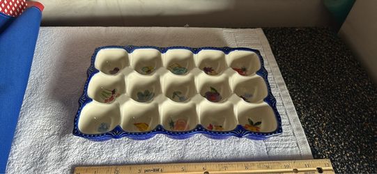 Pioneer woman ceramic egg holder