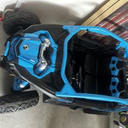 Canam Off Roading Desert Car 