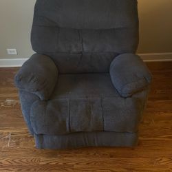 Comfy Gray Recliner – Works Perfect – Pickup Today