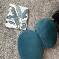 Decor And Accent Pillow Set 