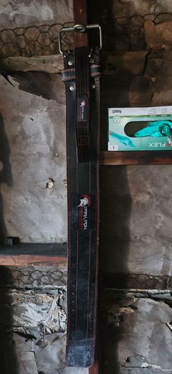 Weightlifting belt