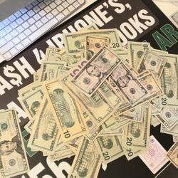 Buying Locked iPhones iPads MacBooks @cash4appleproducts