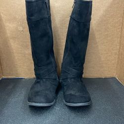 Girls Michael Kors Boots. Item No 669 (Shopgoodwill)