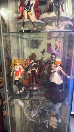Assorted scale figures