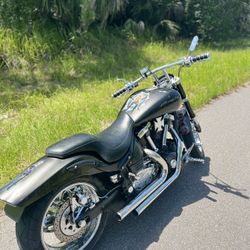 2002 Yamaha Rd. star 1700 cc fast and fun