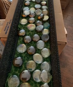 Decorative tray with stones