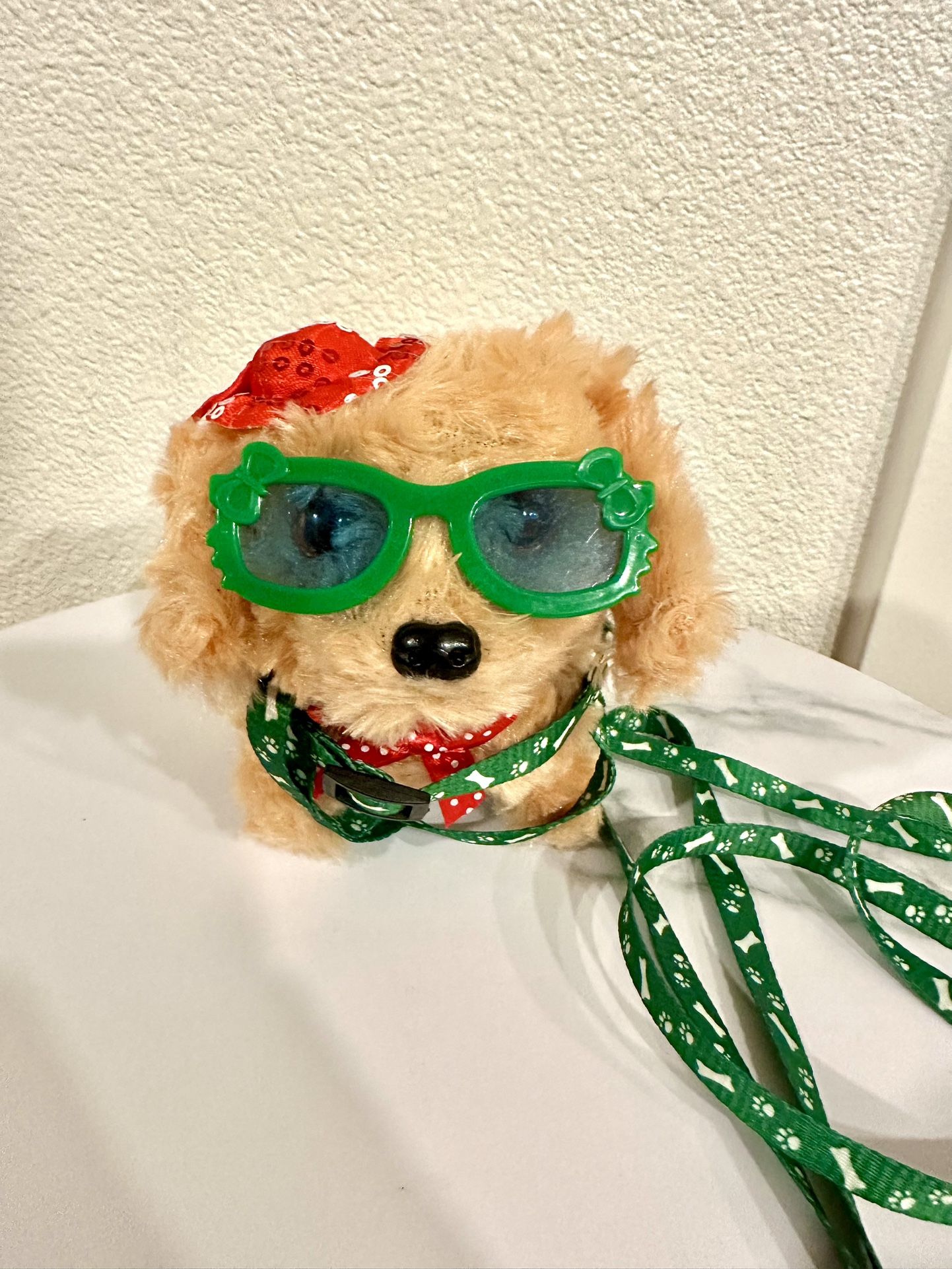 X’mas 🎁 Idea l Electric Toy Dog w. Leash - Can Walk and Bark $10 (Beaverton pickup)