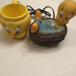 Vintage Tweety Bird Alarm Clock and Plastic Coffee Mug Cup