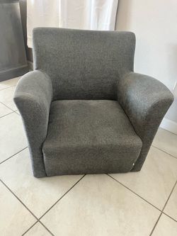 Living room/bedroom chair $5