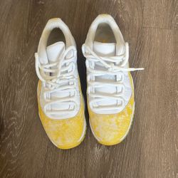 Wmns Air Jordan 11 Low 'Yellow Snakeskin'