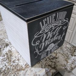 Wedding Well Wishes Mailbox 📬