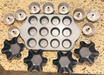 Baking pans - 14 total
