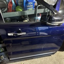2011 - 2017 Ford Explorer passenger right Front Door with side mirror and door panel 