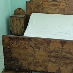 I Italian Renaissance Revival Baroque-style bedroom set,