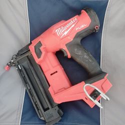 Milwaukee Nailer 18ga Fuel