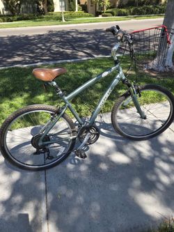 26"TREK NAVIGATOR 2.0  MEN'S  BIKE. (XL) 21" 53.5cm. Excellent Condition'👌🏼