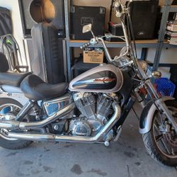 2000 Honda Shadow 1100cc Motorcycle