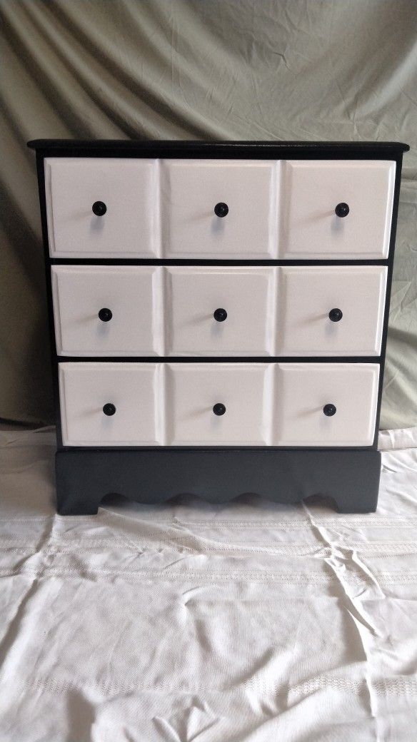 3 Dr. Dresser