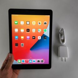 Apple iPad 6 - Wifi - Like New 