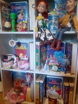Disney Vintage Collection.. VHS tapes , Toys , Mug's