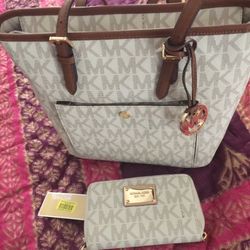 New Michael Kors Wallet And  Hand Bag
