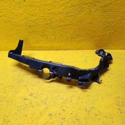 2009-2011 Bmw E90 E91 328i 335i Xi LCi Left Driver side Headlight Bracket