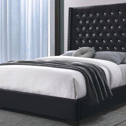 Furniture, queen bed