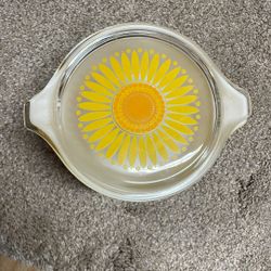 Pyrex Sunflower Yellow Dish 2x w/ Lid 