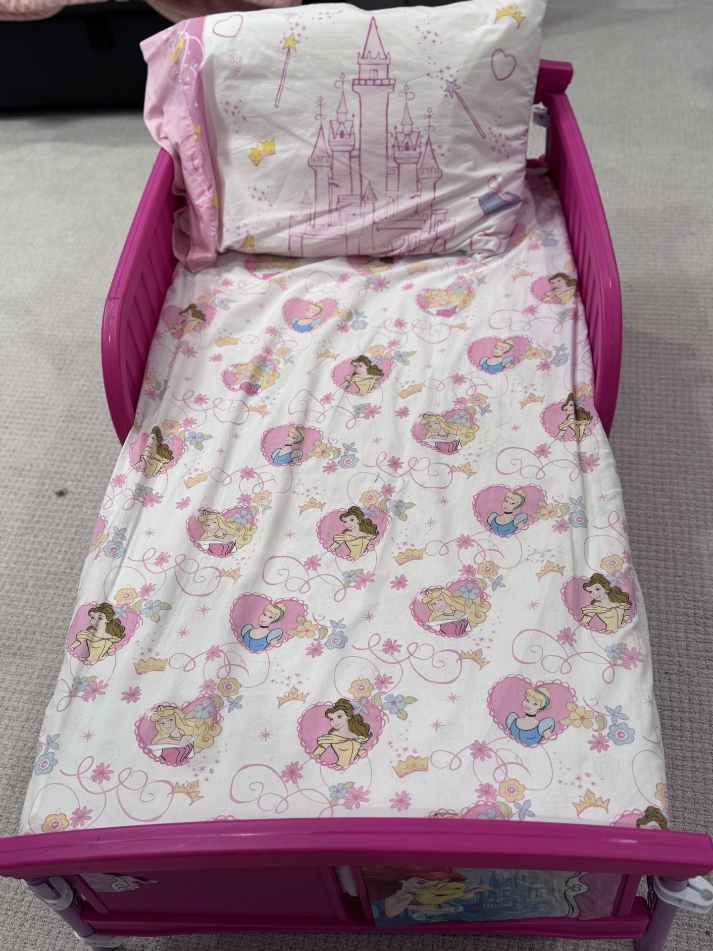 Delta Children Canopy Toddler Bed, Disney Princess