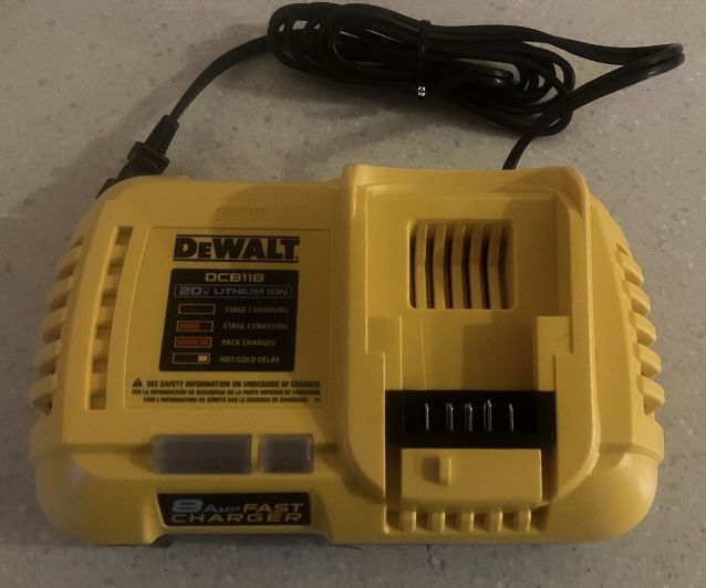 New DeWalt 20V 8amp Fast Charger