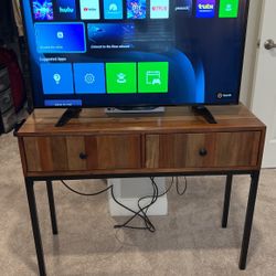 42” Flatscreen TV - INSIGNIA & TV STAND
