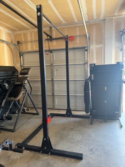 Rouge pull up bar station