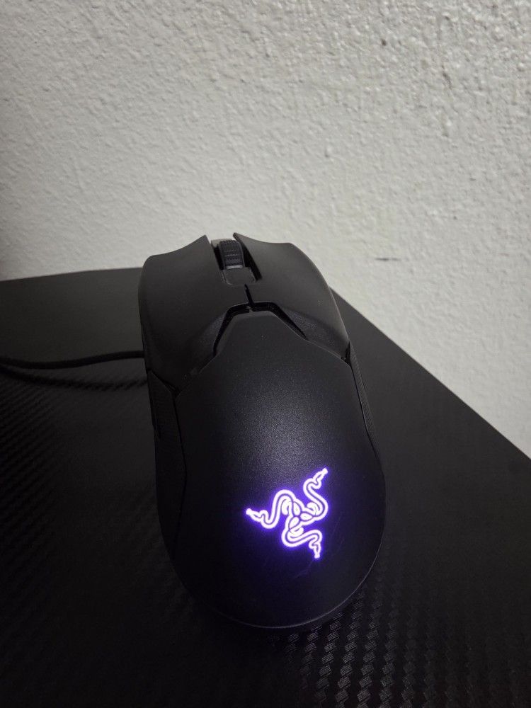 Razer Viper Ultimate Wireless Gaming Mouse with Charging Dock