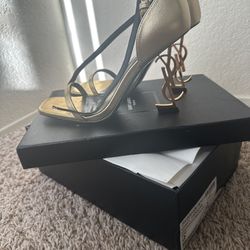 Yves Saint Laurent (YSL) Shoes Size 9