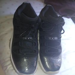 black 11s men size 6
