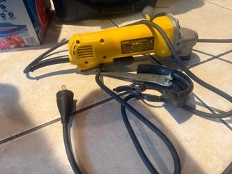 DeWalt angle grinder works great used 2 times