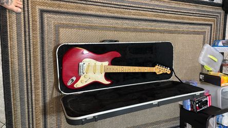 G&L Legacy electric guitar mid 90s USA made