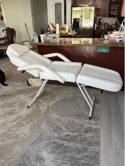 Salon/Esthetician Chair