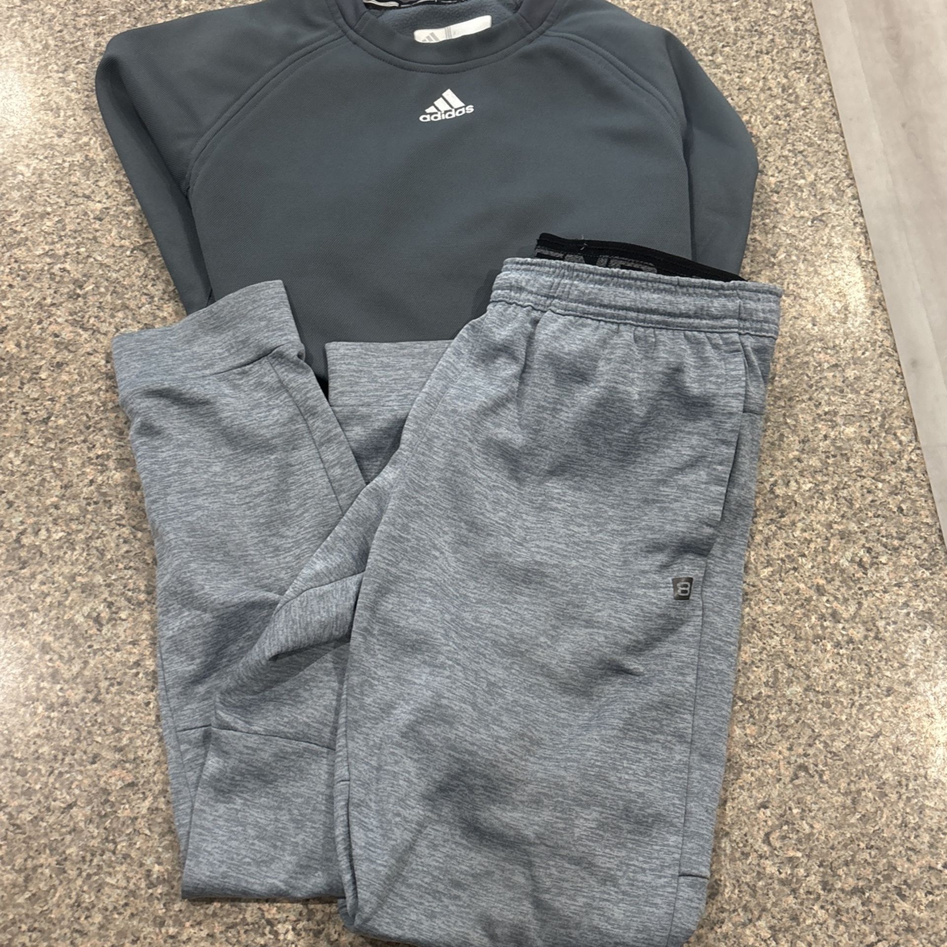 Men’s Crew Top and Jogger Pants - Size S