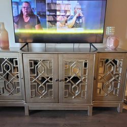 Entertainment center 