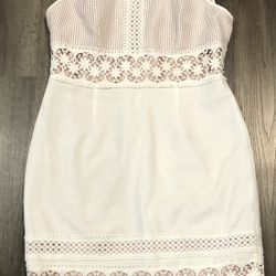 Saks Fifth Avenue Women’s White Dress Size 12.