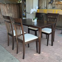 ✨•5piece Dinning Table Set•✨