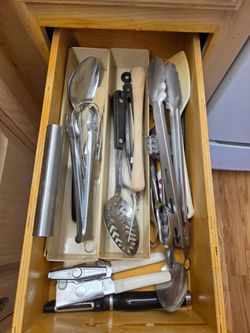 Mixed Kitchen Utensil Lot