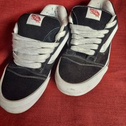 Knu Van's Off The Wall Skateboard Shoes