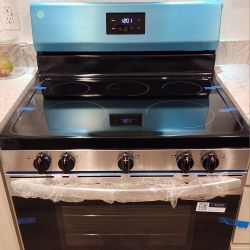 Brand New Frigidaire 30-inch Electric Glass Top Stove 