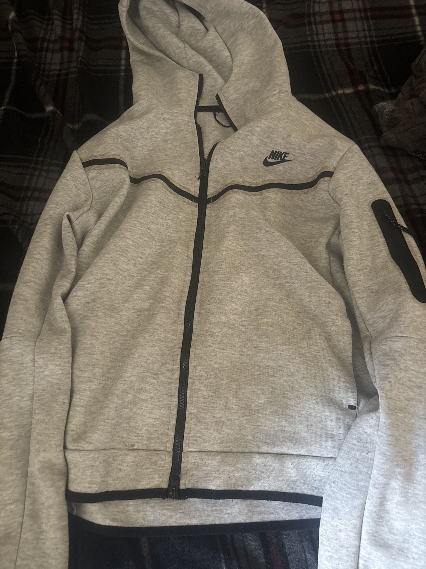 Nike tech Size L