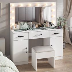 Make-up Vanity White With Mirror And Chair [NEW]