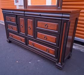 Drssr With Mirr Good Condition