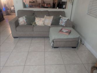 Gray Fabric Sectional Sofa with Ottoman